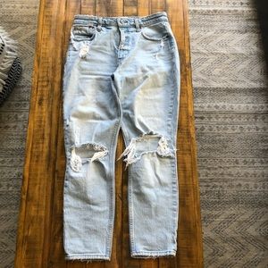 A&F curve love high rise skinny jean 27/4 short